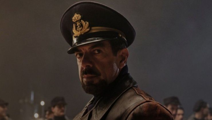 Comandante con Pierfrancesco Favino - talkyseries.it